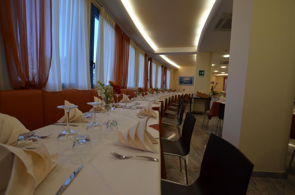 Hotel Cristallo Линьяно-Саббьядоро Экстерьер фото